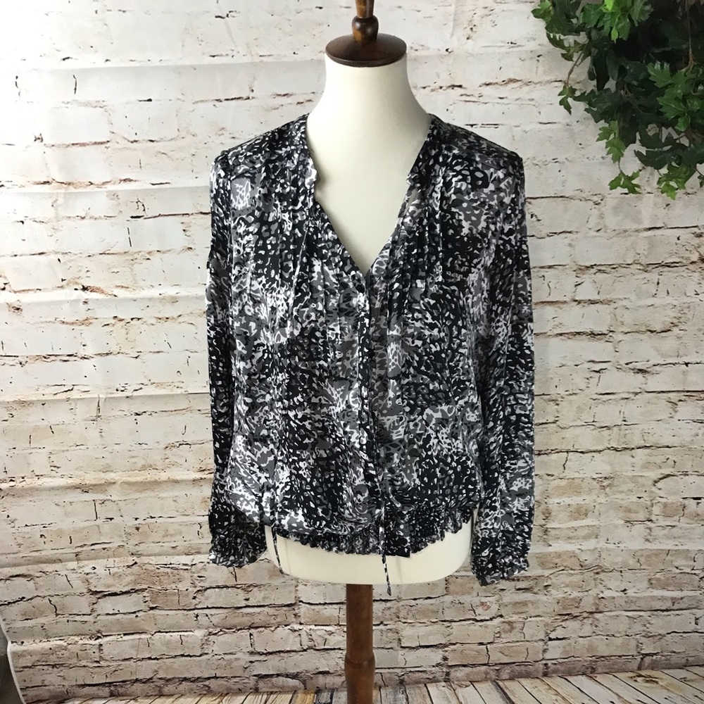 🌞 New York & Company Floral Top
